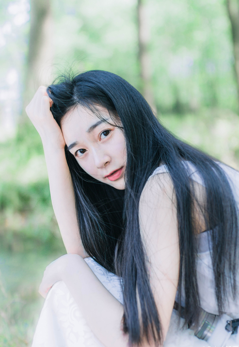 “结阵！”袍泽的死亡并没有让虎卫统领有任何感情波动，只是冷漠的一声怒喝之后，眸子里却是闪烁着一股难言的渴望，那是对战斗、对鲜血的渴望。